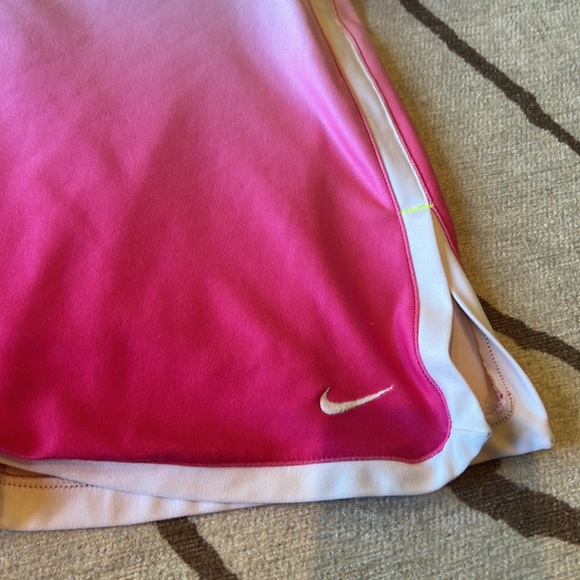 Nike Tennis and Workout Outfit pink and White - Picture 2 of 6